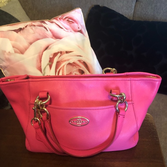 Coach Handbags - Pink Leather Coach Handbag With Crossbody Strap